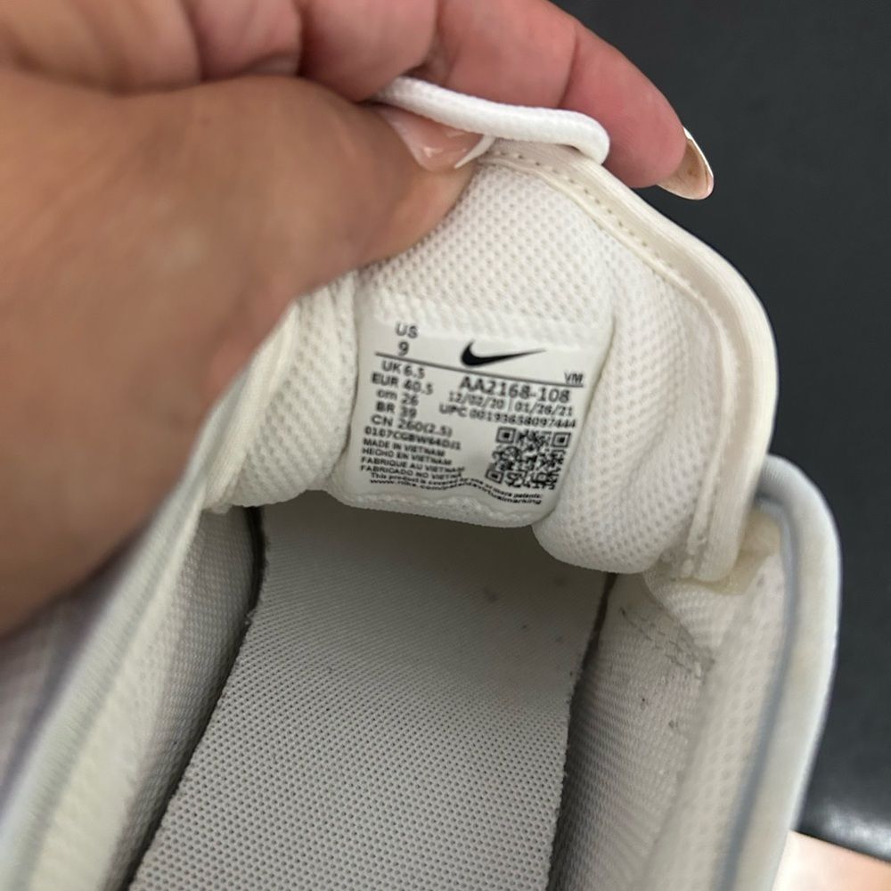 Nike Women's Nike Air Max Axis /color way: washed coral aura Size 9 AA2168-108 - Picture 8 of 8